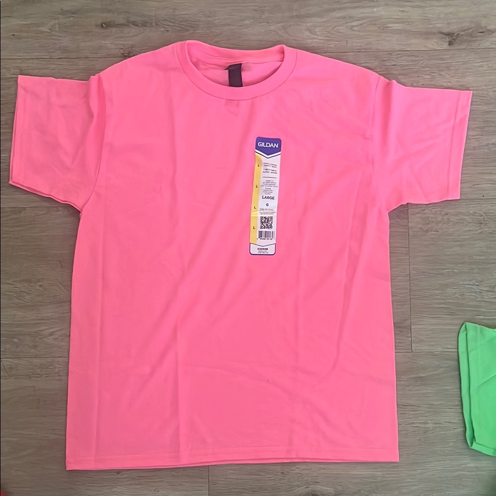 Gildan Neon Pink T-Shirt